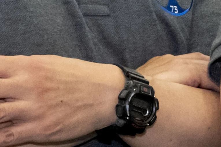 Gros plan sur la Casio G-Shock DW-9052 de Kimiya Yui