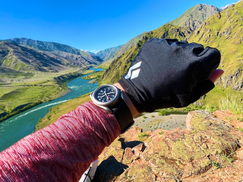 Pourquoi, en 2026, on continue de remonter une montre mécanique… et de porter une G-Shock ou une Garmin Fenix