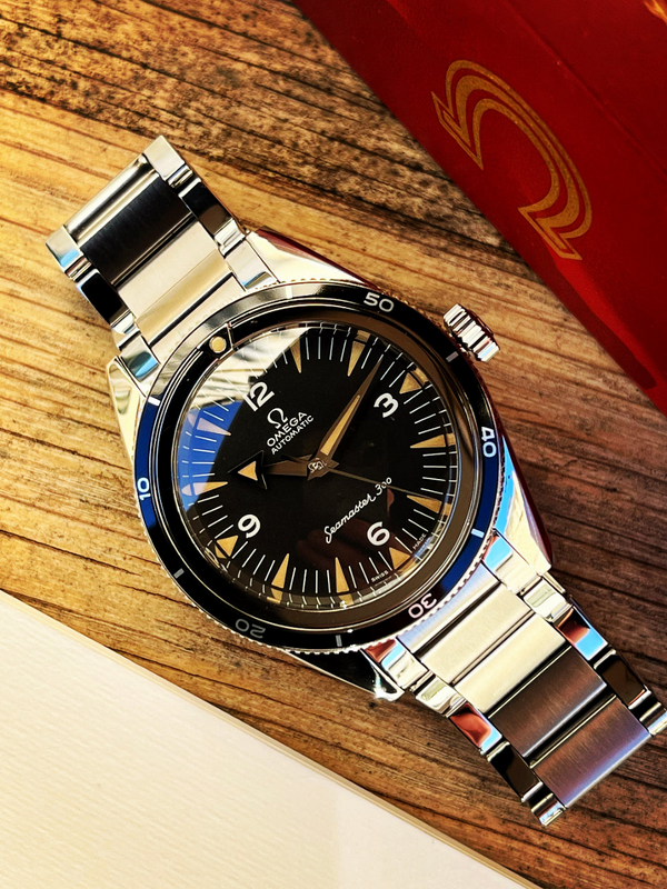 Omega Seamaster 300 uit 1957, een van de horloges die Omega blijvend vestigt in de wereld van het professionele duiken.